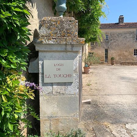 Bed and Breakfast Logis De La Touche Saint-Hilaire-des-Loges Екстер'єр фото