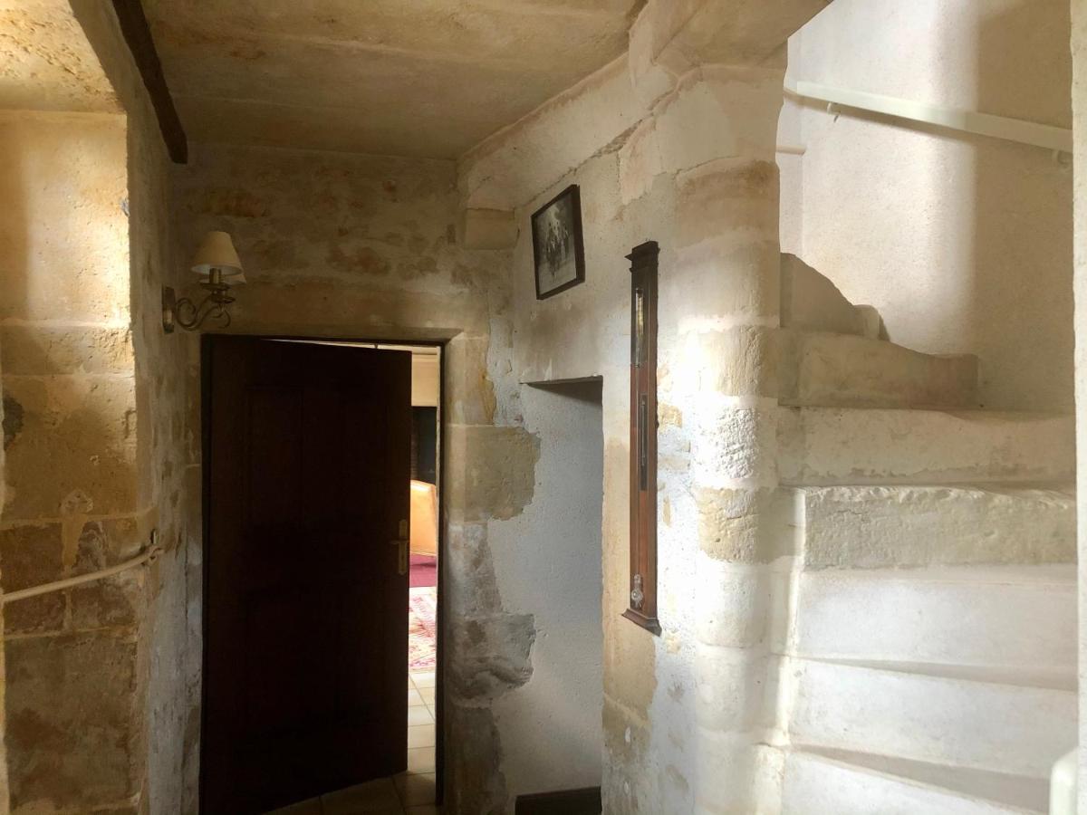 Bed and Breakfast Logis De La Touche Saint-Hilaire-des-Loges Екстер'єр фото