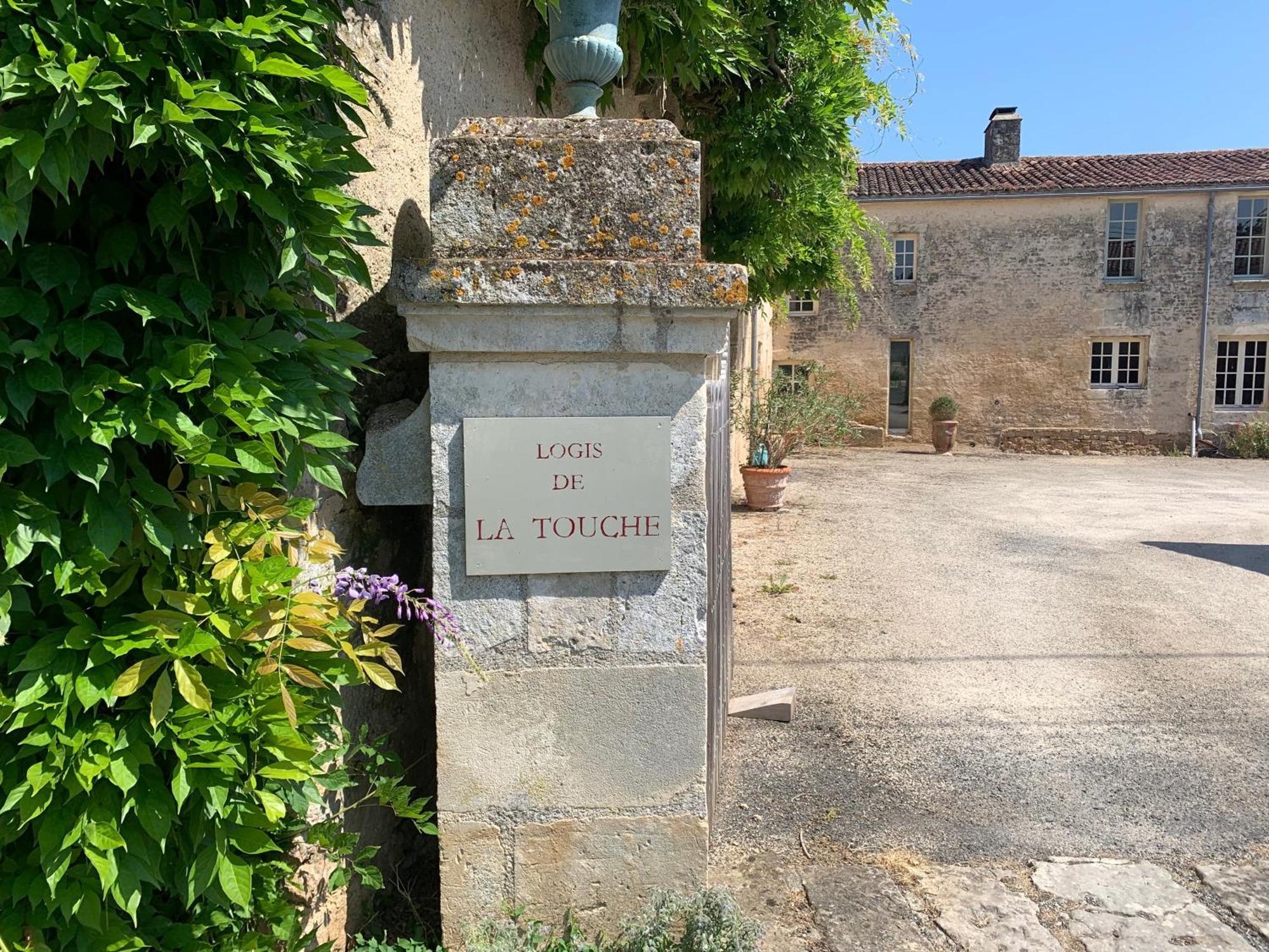 Bed and Breakfast Logis De La Touche Saint-Hilaire-des-Loges Екстер'єр фото